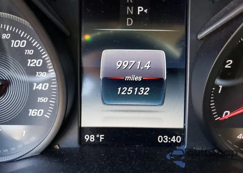 2017 Mercedes-Benz C 300 4Matic из США, поврежденный, VIN 55SWF4KB7HU203901